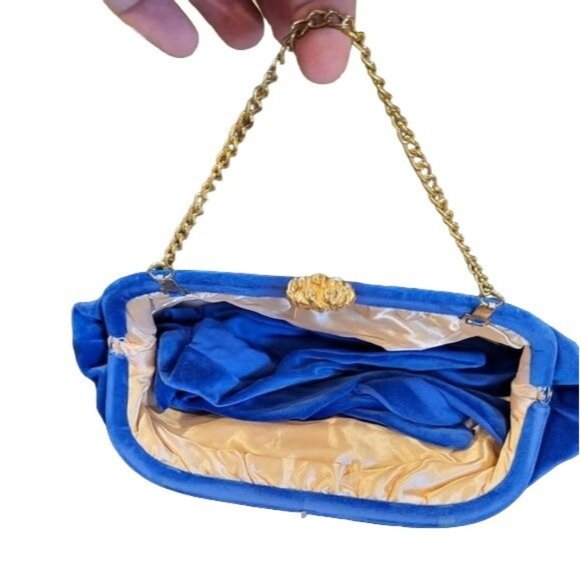 Beautiful Colbat Blue Velvet and Gold Accent Clutch Purse with Matching Gloves - Picture 10 of 16